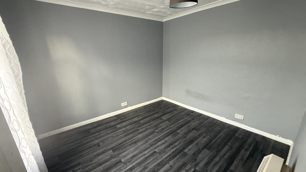 Lot: 99 - MID-TERRACE HOUSE FOR REFURBISHMENT - Internal image of Bedroom 2